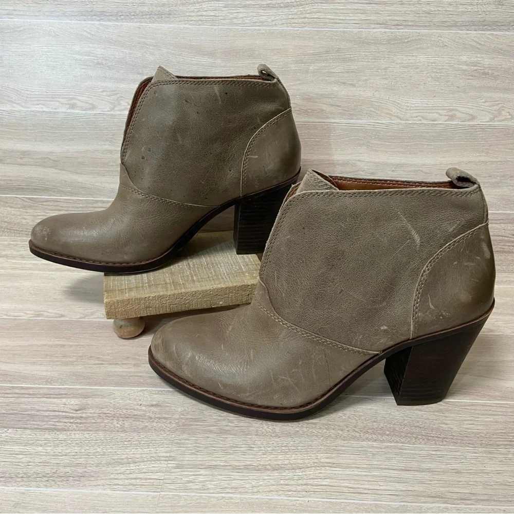 LUCKY BRAND / Ehllen Leather Ankle Boots Taupe Size 9